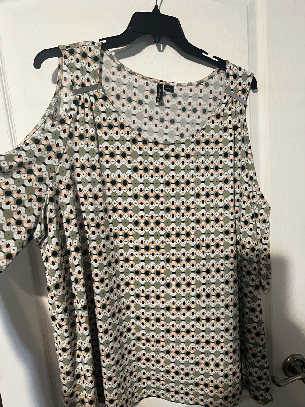 new directions Olive and Cream Cold-Shoulder Geometric Tank Top